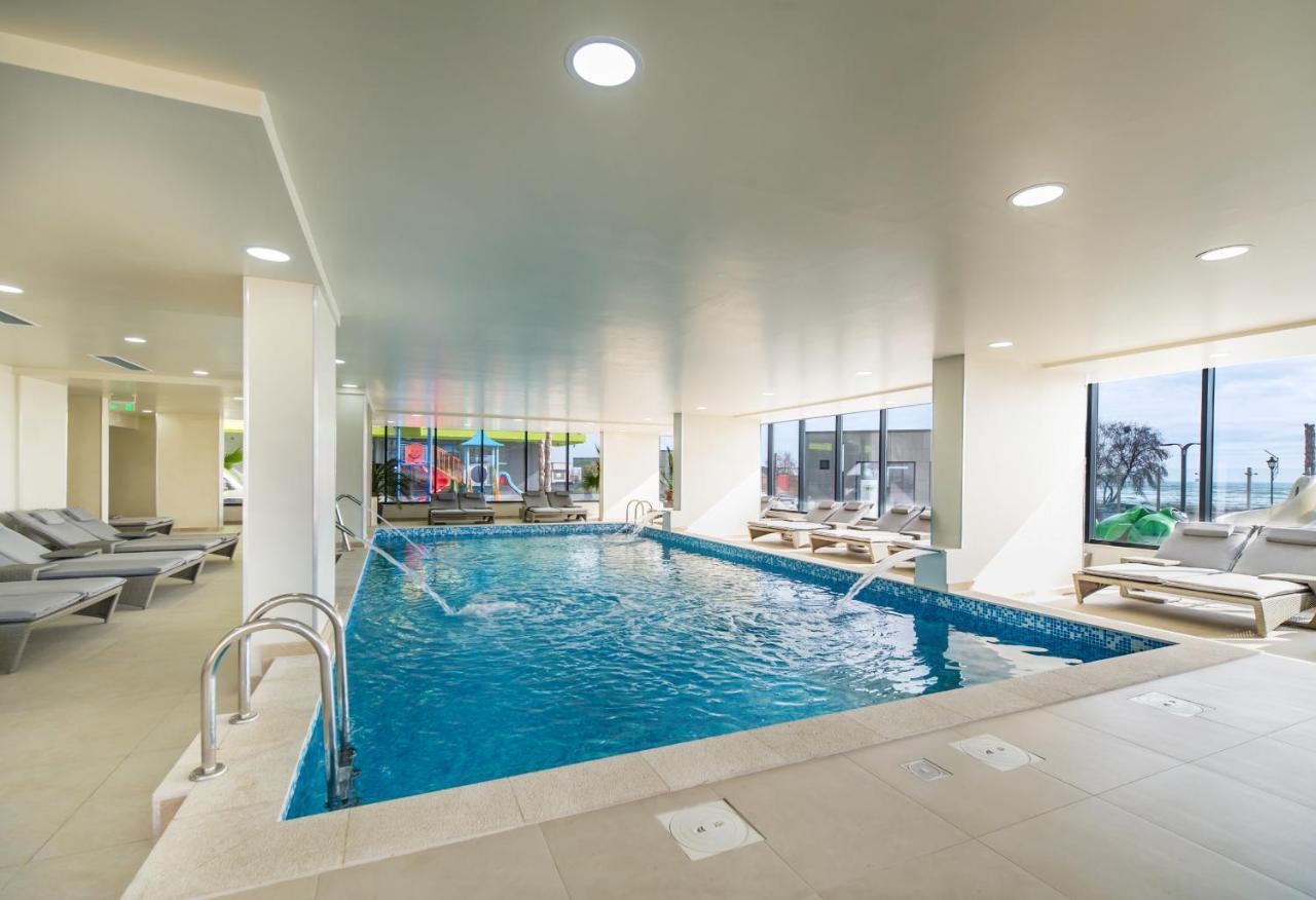 Sea Love apt ALEZZI SPA n Pools Beach Resort Năvodari Exterior foto
