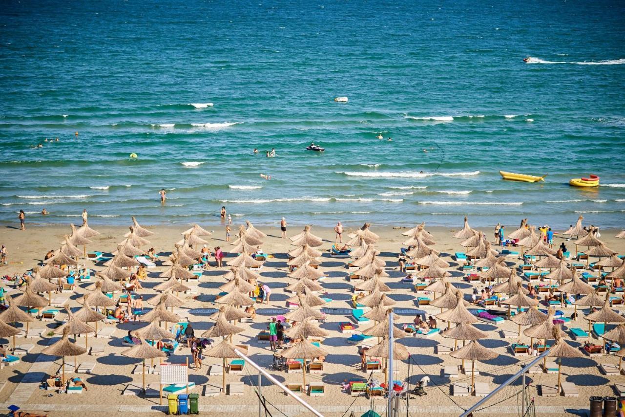 Sea Love apt ALEZZI SPA n Pools Beach Resort Năvodari Exterior foto